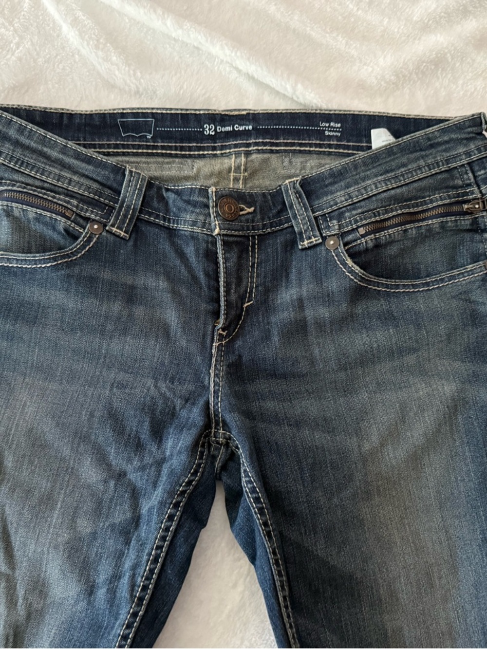 Levi’s Demi Curve Low Rise Skinny Jeans 32 - Picture 3 of 9